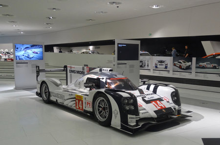 Porsche Museum 1.April 2016 - 83.jpg